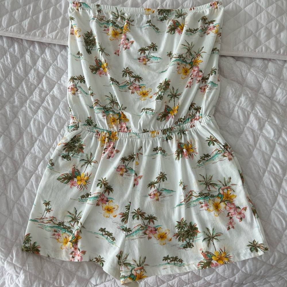 Strapless romper